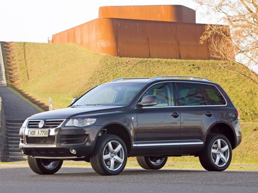  Volkswagen Touareg Individual 2007 года  (фото 12 из 22)